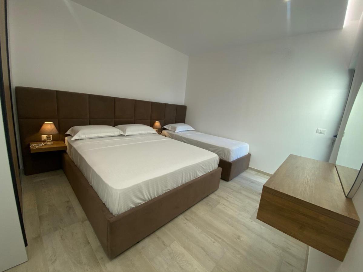 Villa White 2 - Luxury Velipojë