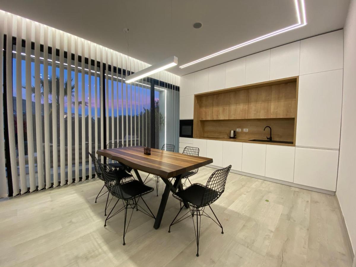 White 2 - Luxury