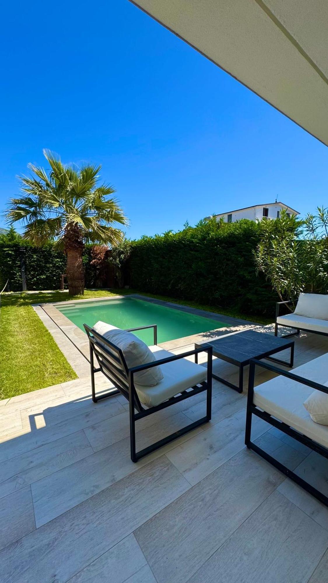 White 2 - Luxury