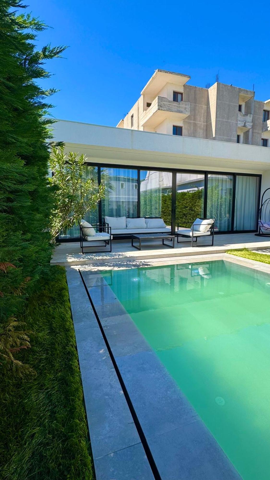 White 2 - Luxury Villa