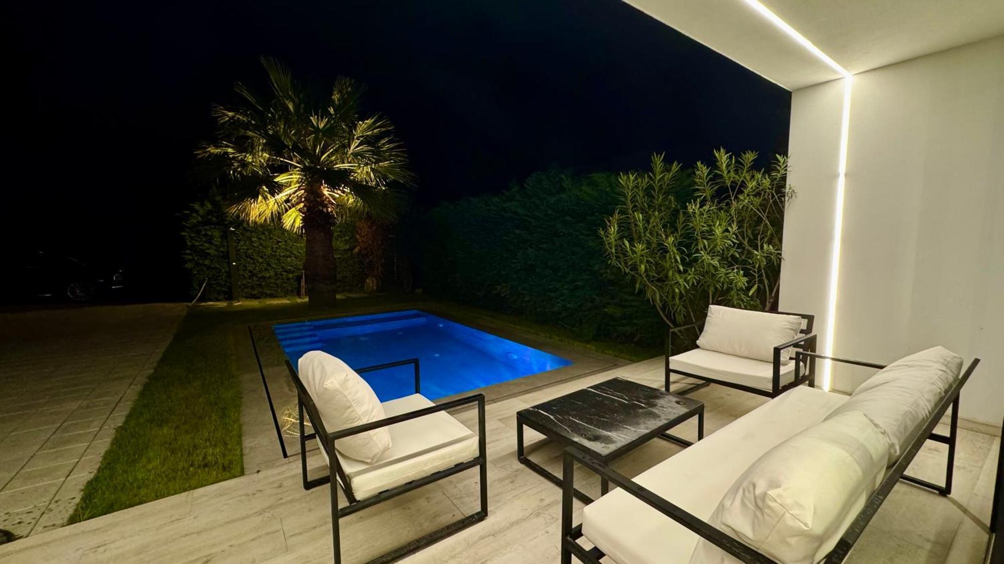 White 2 - Luxury