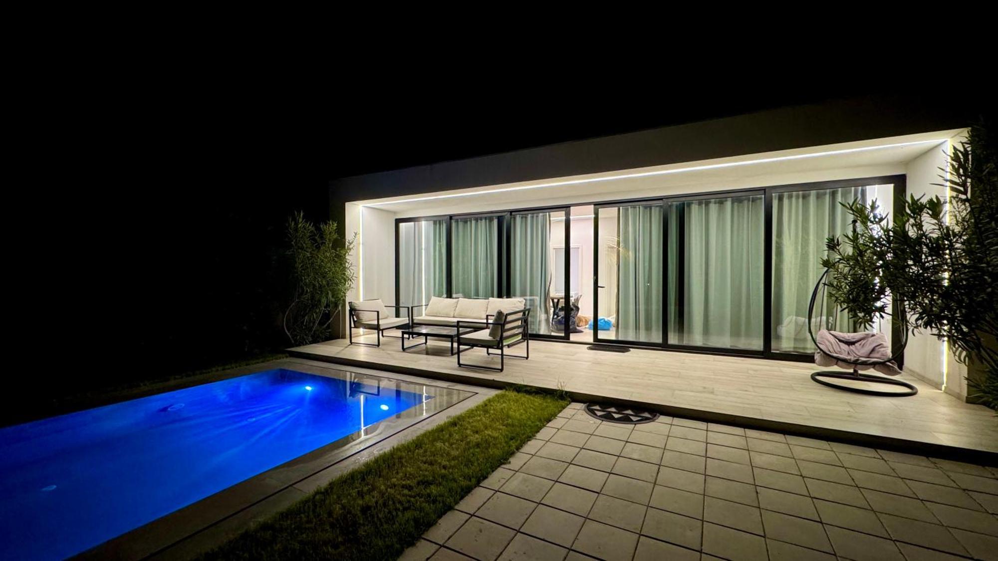 White 2 - Luxury Villa